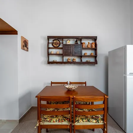 Ioannas Arch House A アパート